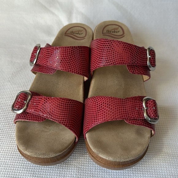 Dansko Sophie Wedge Red Snake Two Adjustable Straps Sandals Size EU 41 US 9 - Picture 3 of 12